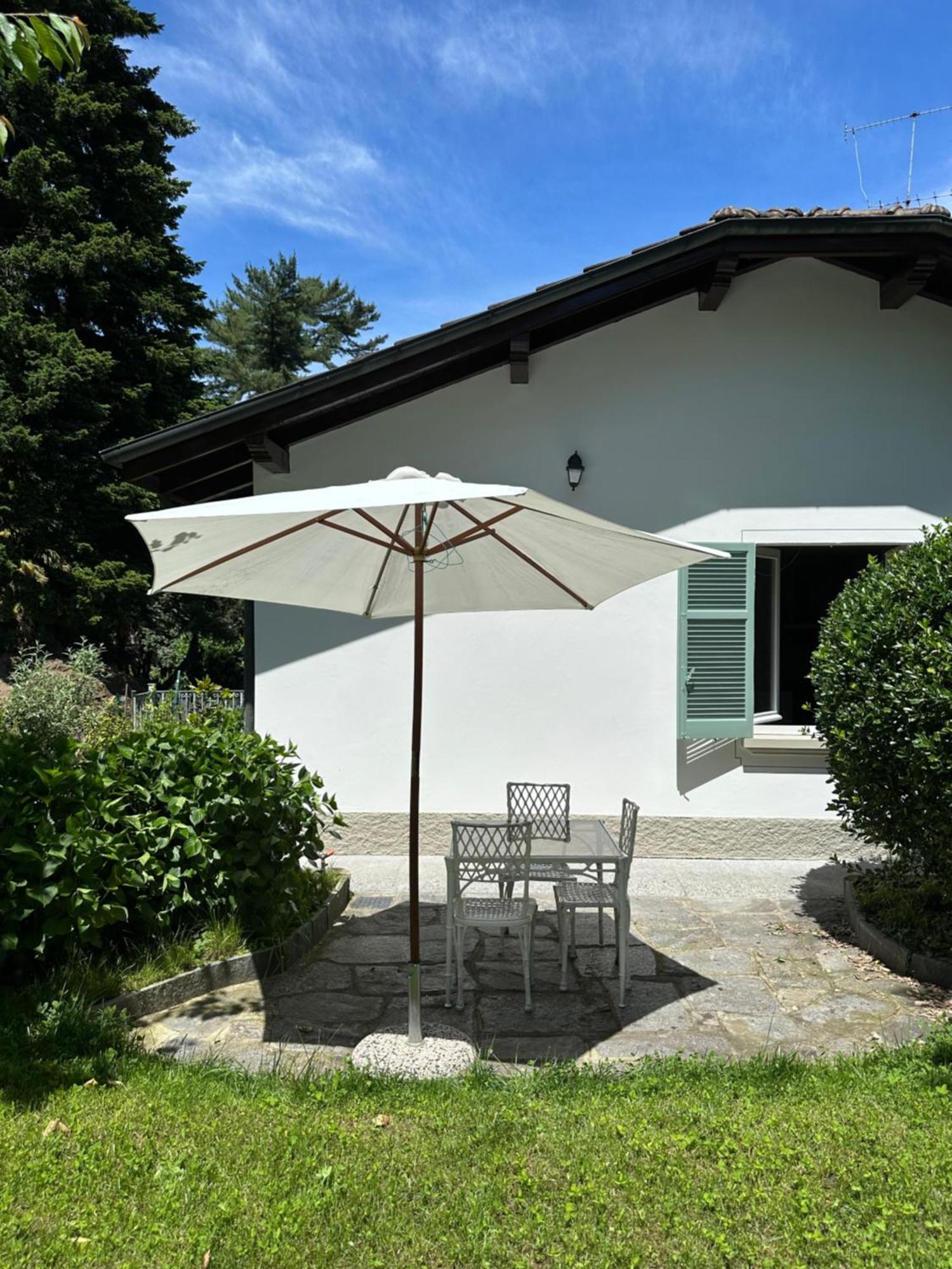 Casa Del Custode: Renovated Flat With Garden In A Villa Near The Lake Stresa Esterno foto