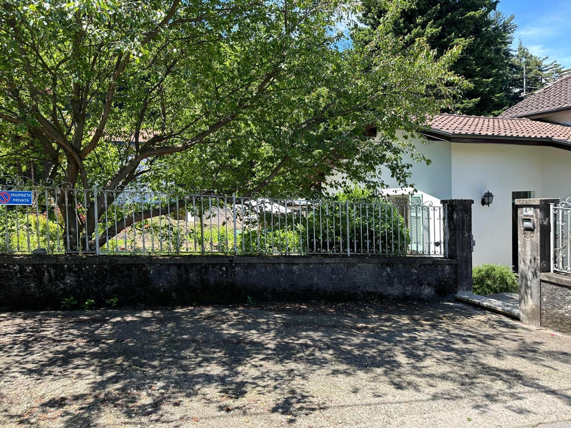Casa Del Custode: Renovated Flat With Garden In A Villa Near The Lake Stresa Esterno foto